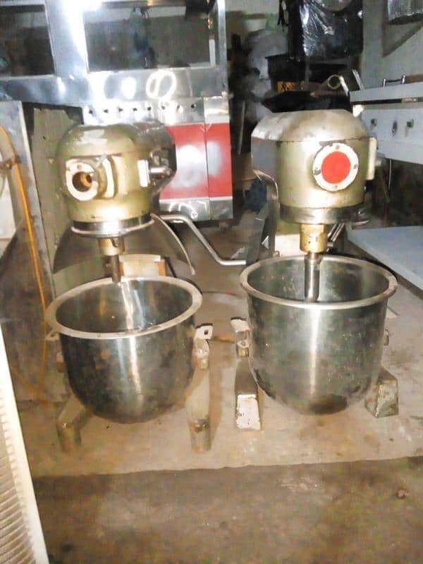 Dough mixer 8 to 10 kg 4