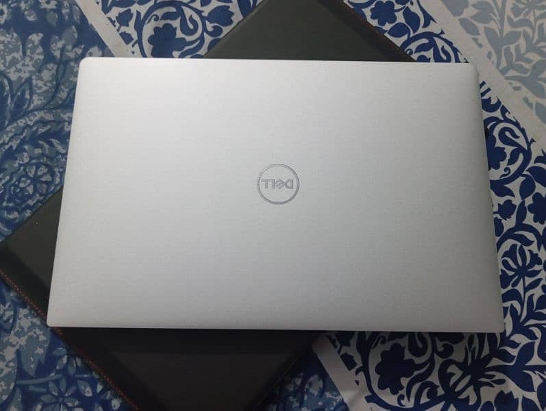 Dell XPS 13 Core i7 8 generation 1