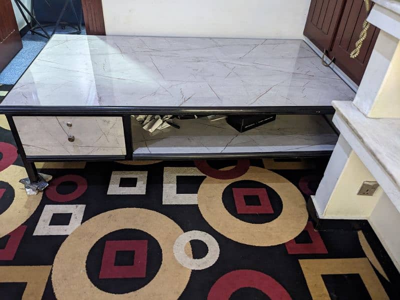 Center table for sale 1