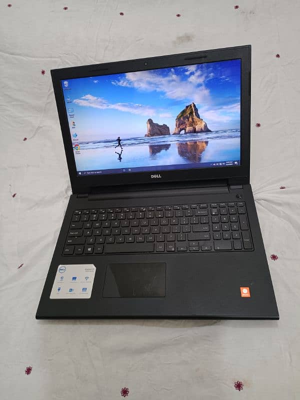 Dell AMD A4 6th Generation 8GB RAM 128GB SSD+512GB HHD BEST Conditions 7