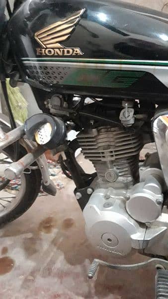 Honda CG 125 Special Edition (self start) 2022 3