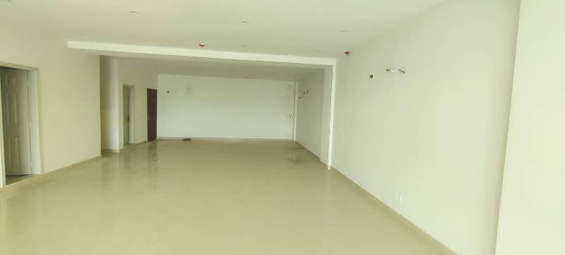 Ground + Mezzanine 8 Marla Available For Rent in DHA Phase 8 Commercial Broadway 3