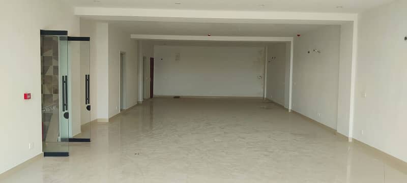 Ground + Mezzanine 8 Marla Available For Rent in DHA Phase 8 Commercial Broadway 5