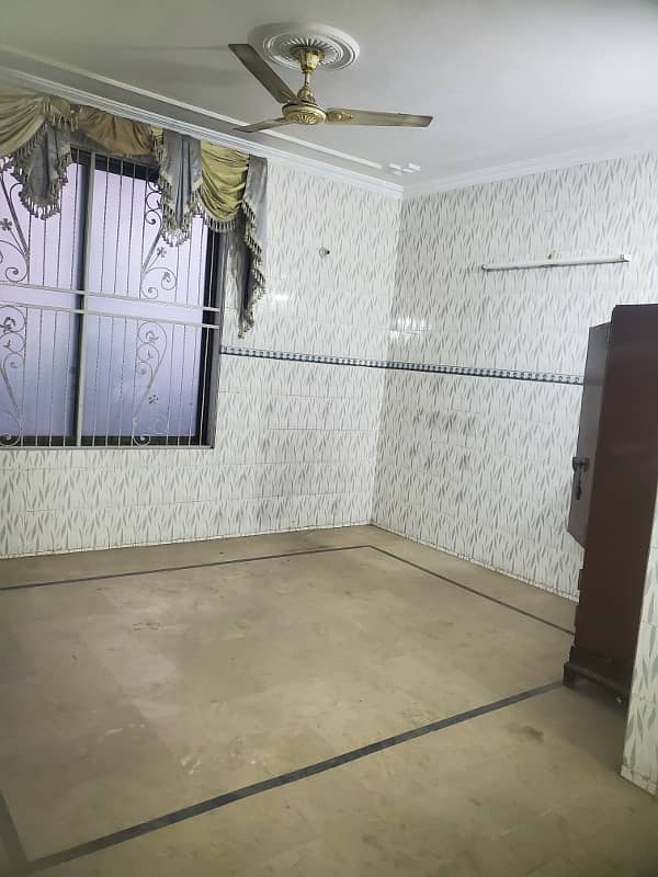 Vip beautiful 10 Marla upper portion is available For Rent in Sabzazar Scheme Lahore 4