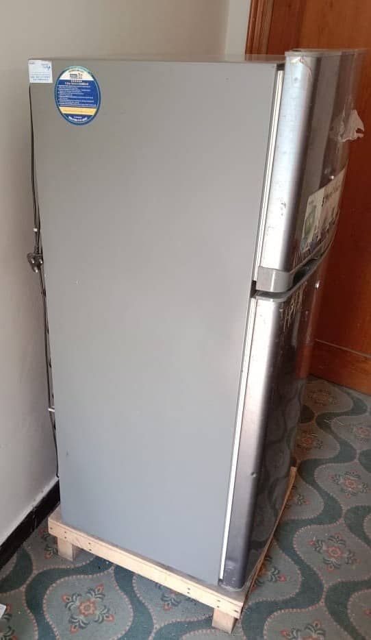 Rarely used refridgerator for sale 3