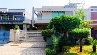 10 MARLA FULLY FURNISHED HOUSE FOR SALE