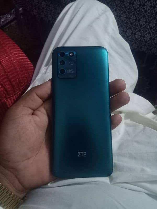 ZTE blade v30 10/10condition 1