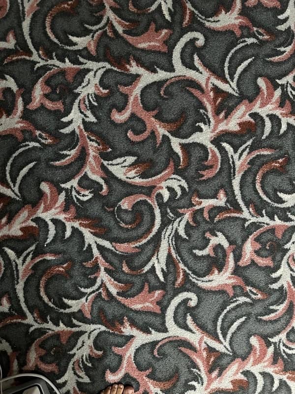 pink and gray pattern carpet 0