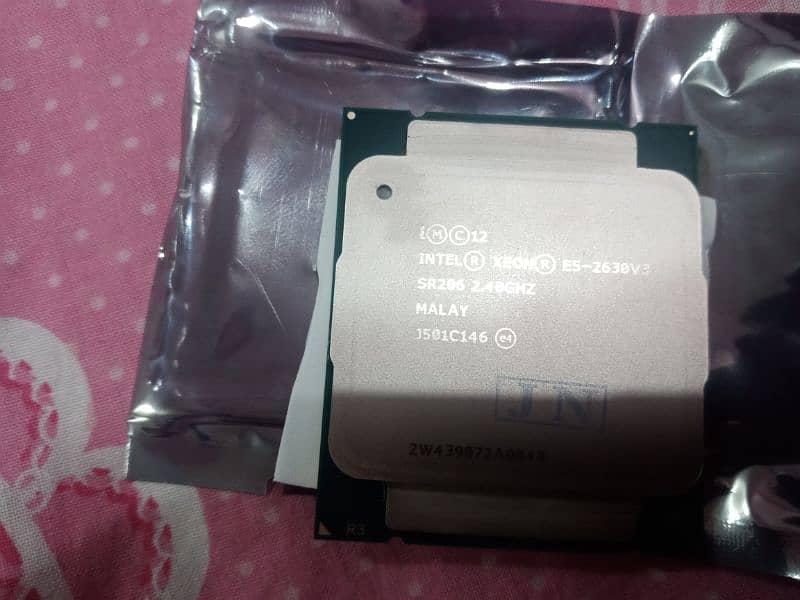 intel processor 8 cores 16 threads xeon e5-2630 SR206 2.40ghz 0