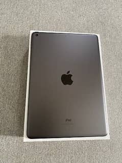 Apple iPad 8 , 128 Gb ( Canada Region )