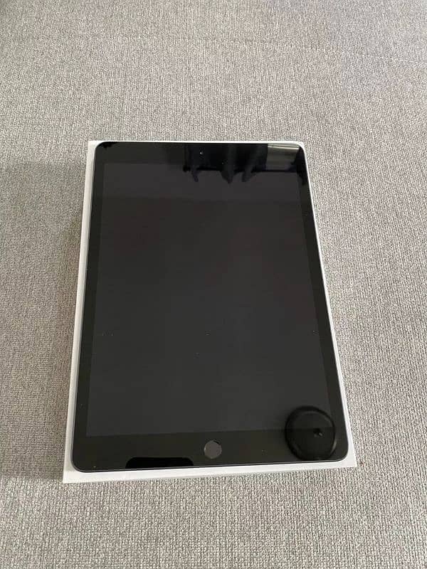 Apple iPad 8 , 128 Gb ( Canada Region ) 1