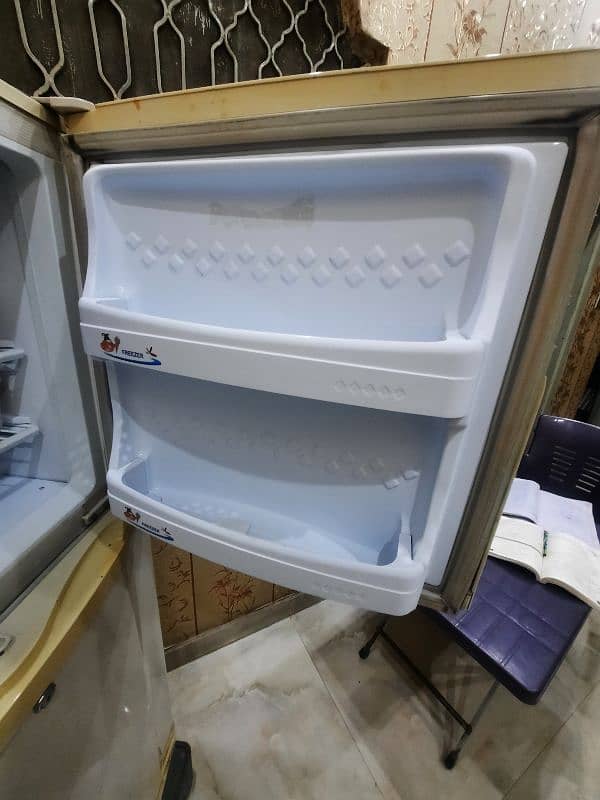 PEL fridge for Sale. 4