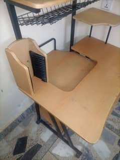 Compact wooden computer table