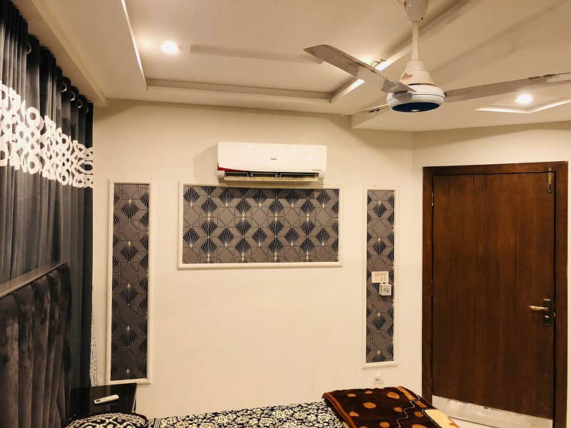 One bedroom VIP apartment for rent for short stay in bahria town 1