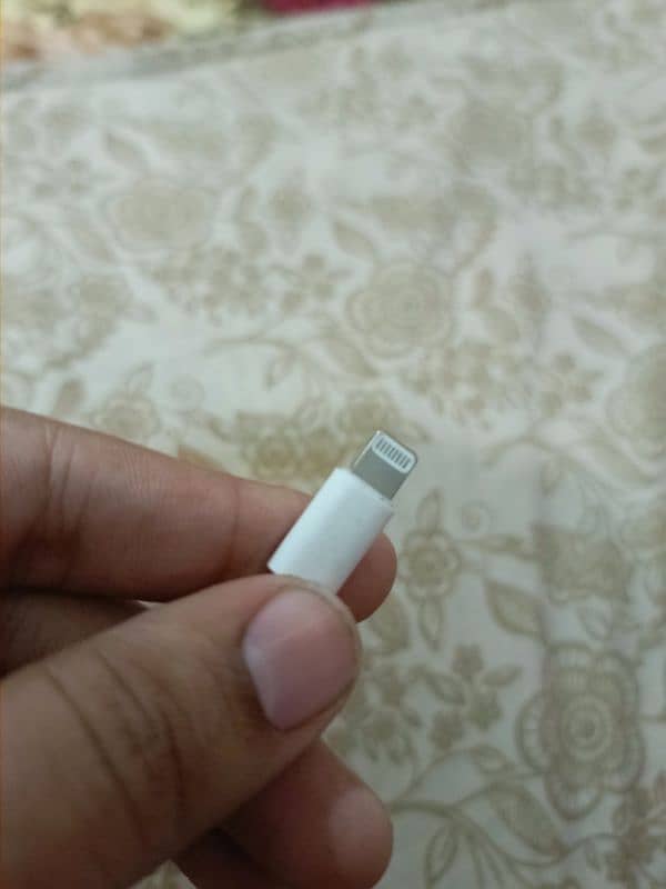 IPhone lightning to 3.5mm Original Converter. 2