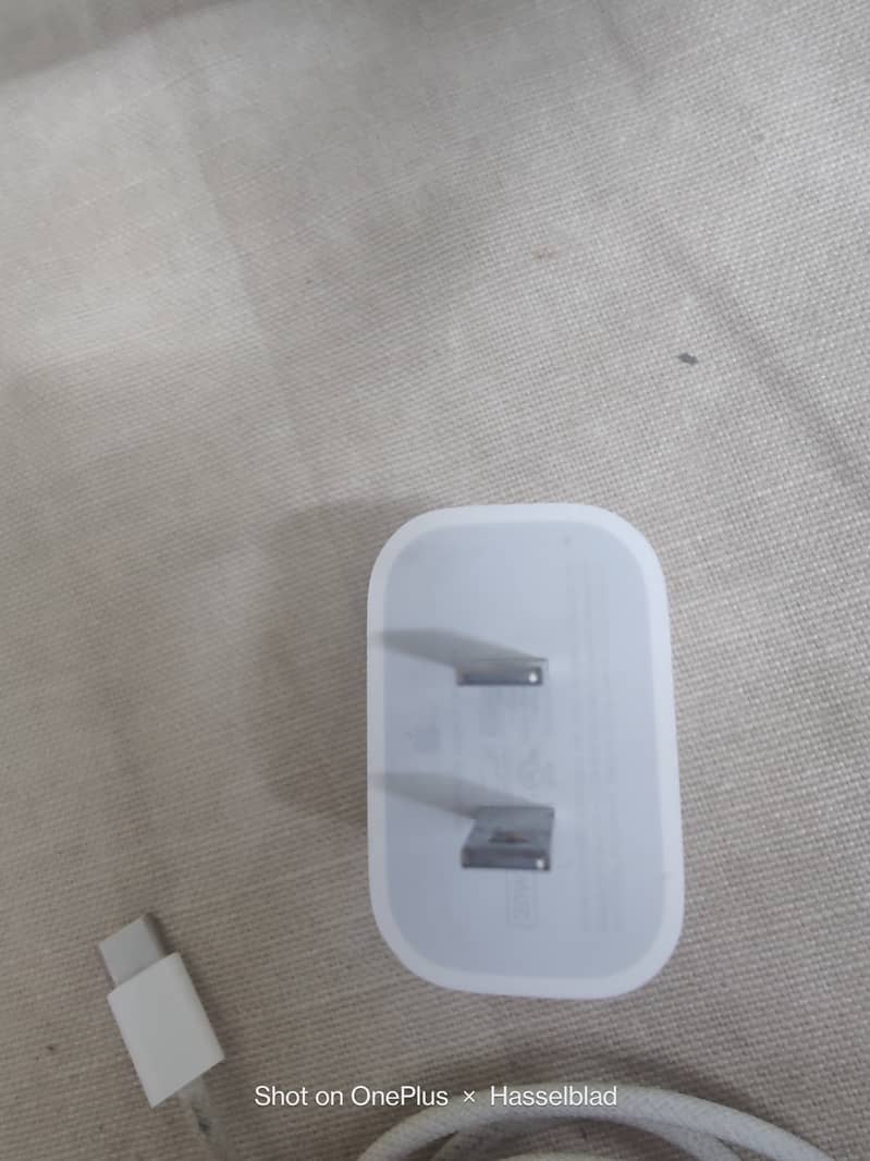 Iphone 15 pro max 100 genuine cable and charger 1