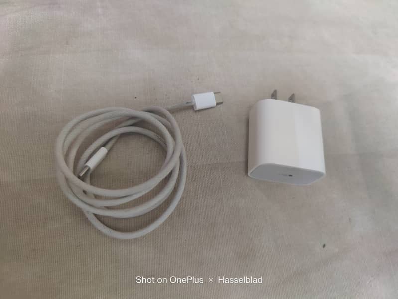 Iphone 15 pro max 100 genuine cable and charger 2