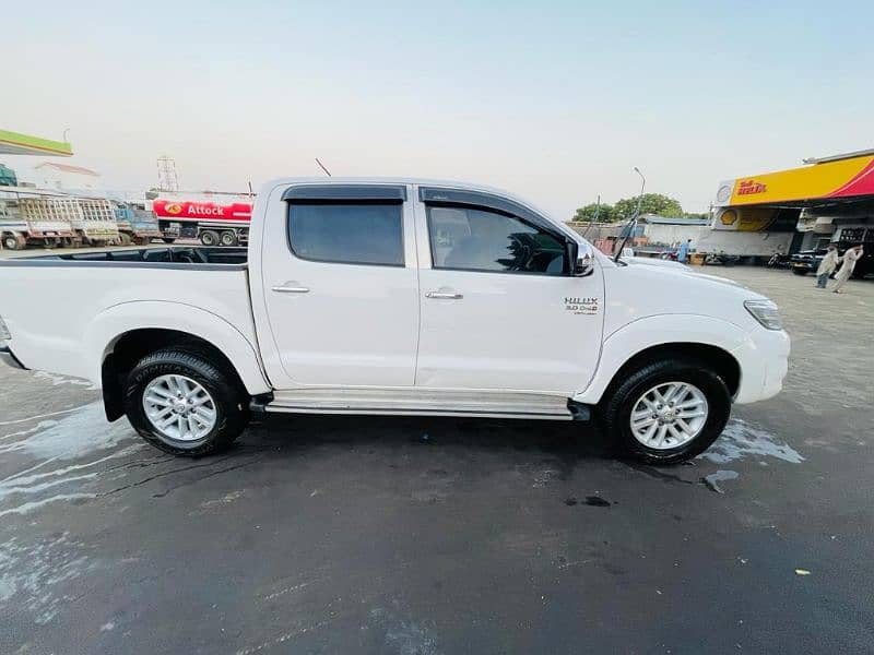 Toyota Hilux 2012 0