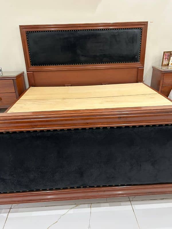 king wooden bed 1