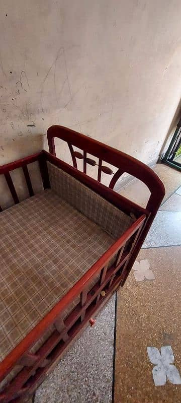 baby cot  good condition 0