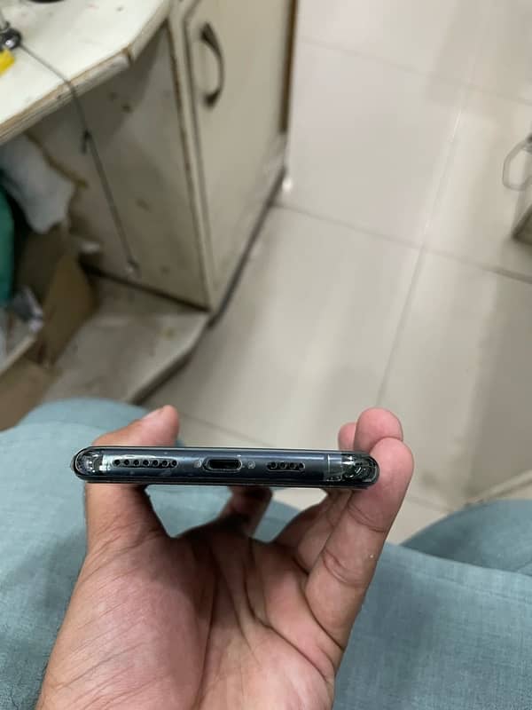 iphone 11 pro max midhnight green colour 3