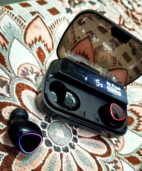 m10 earbuds good conditions 03111296203 2