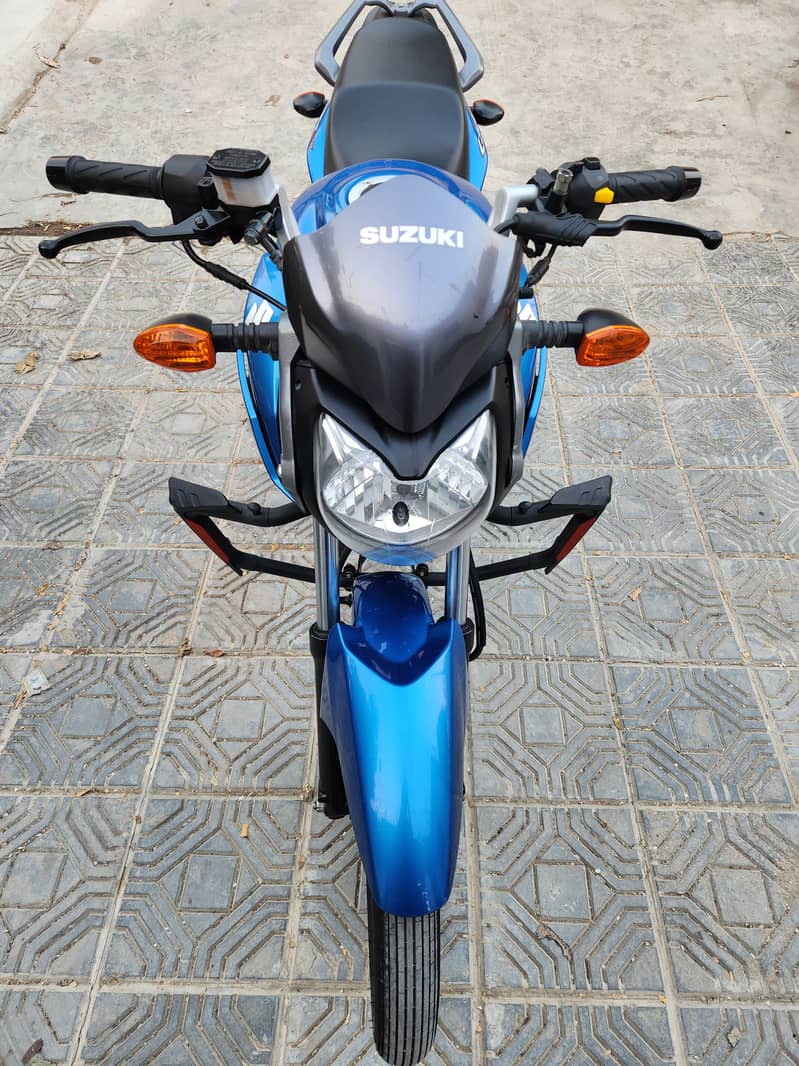 Suzuki GSX-125 2023 2