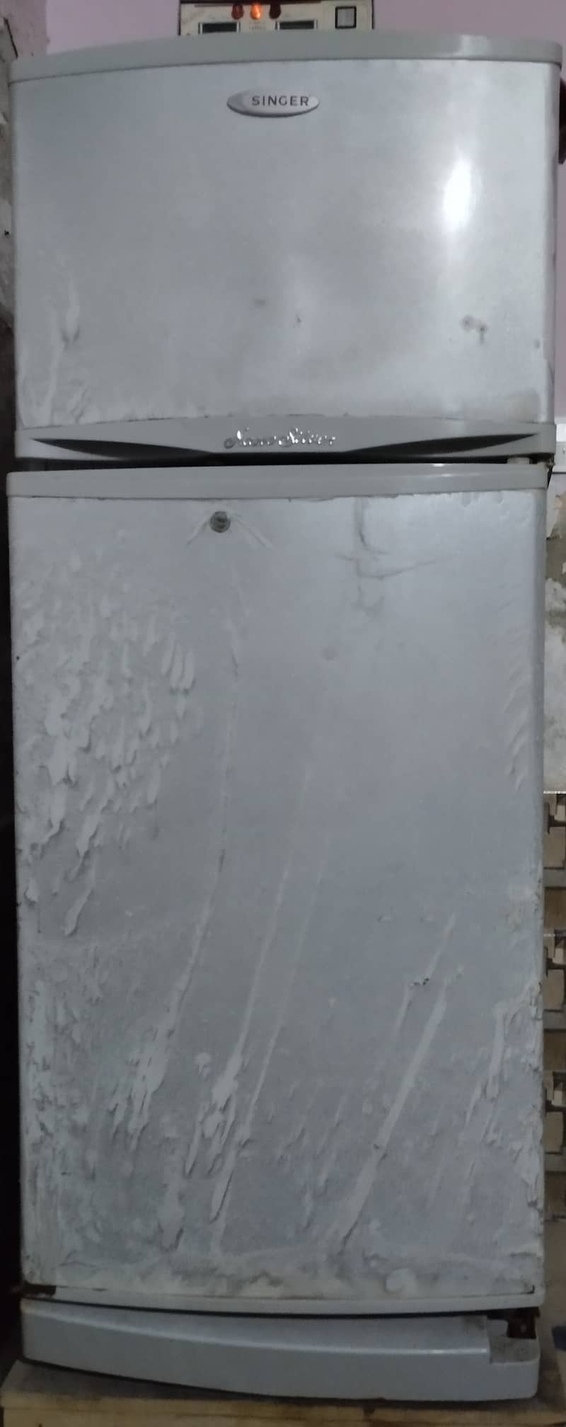 Singer Refrigerator/Fridge in Excellent Condition For Sale 1