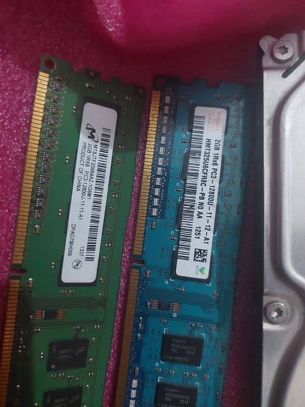 80GB Hard Drive AND 2x2GB DDR3 RAM 1