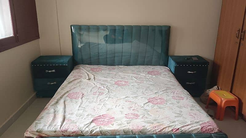 bed with mattress and with side drawers 0