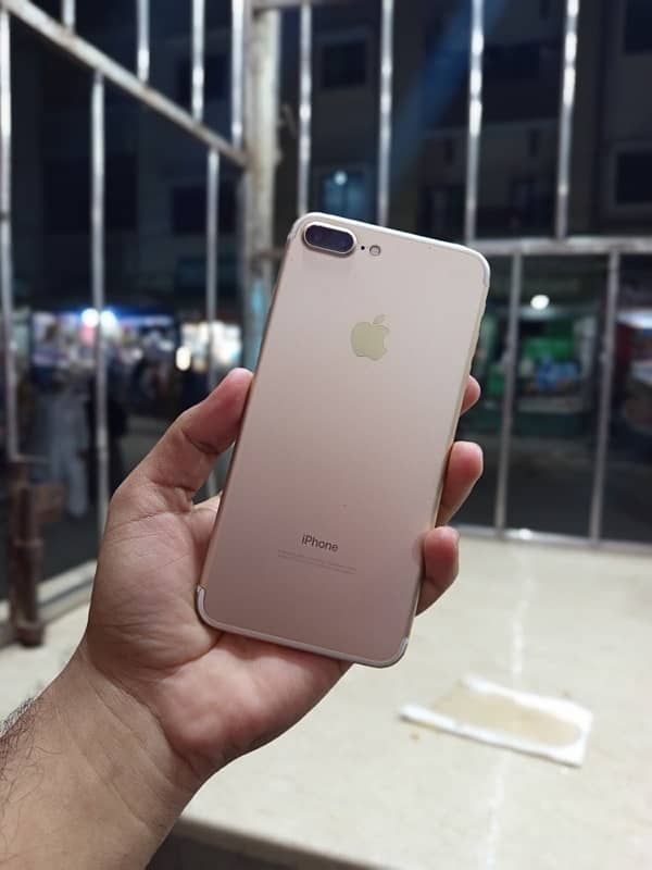 iPhone 7plus 128gb factory unlock. Exchange waly ajao. 1