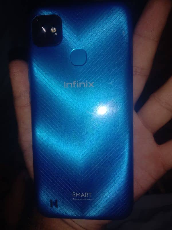 Infinix smart hd mobile 8/10 condition 2gbram 32gb memory 03229181930 4