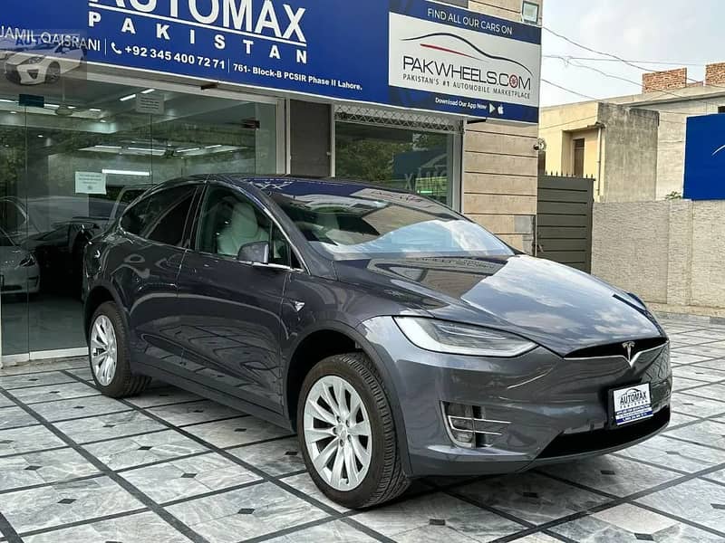 Tesla Model X 2018 1