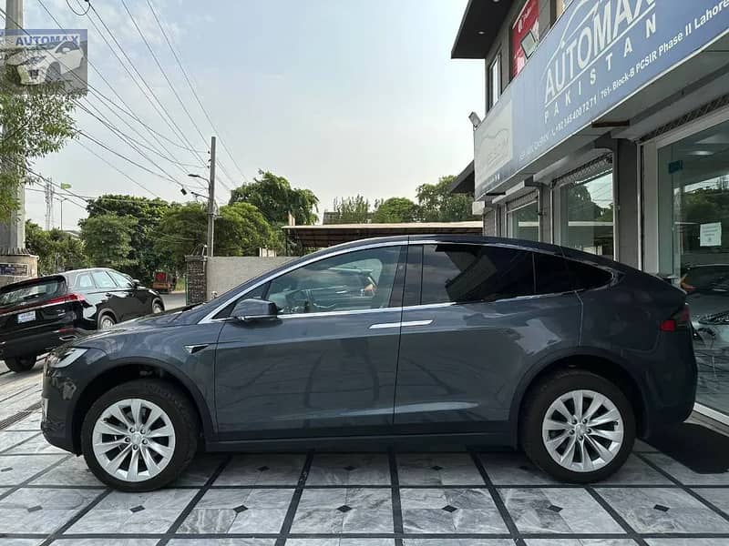 Tesla Model X 2018 6