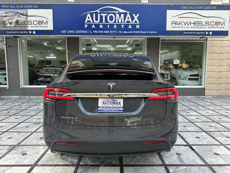 Tesla Model X 2018 8