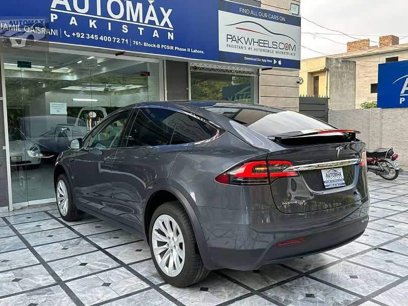 Tesla Model X 2018 9