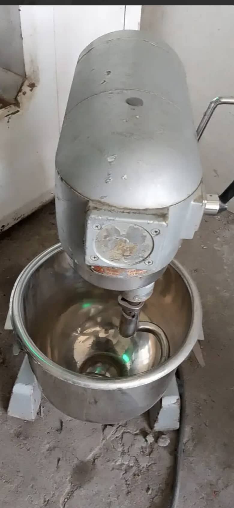 Pizza oven, dough machine, refrigerator and generator for sell 1