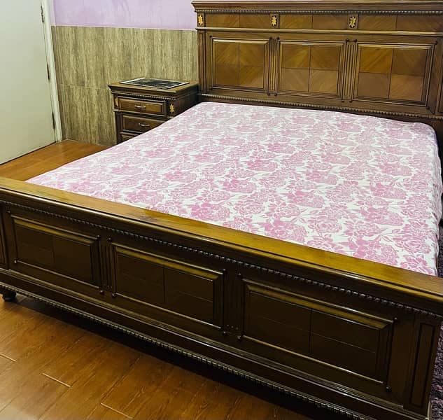 king size real walnut bed set with two side tables 2