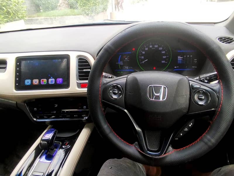 Honda Vezel Hybrid Z Package top-of-line 2016 model 2018 4