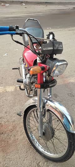 Honda CD70 2015