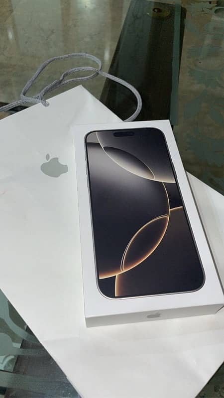 IPhone 16 pro max 256 gb Natural titanium 0