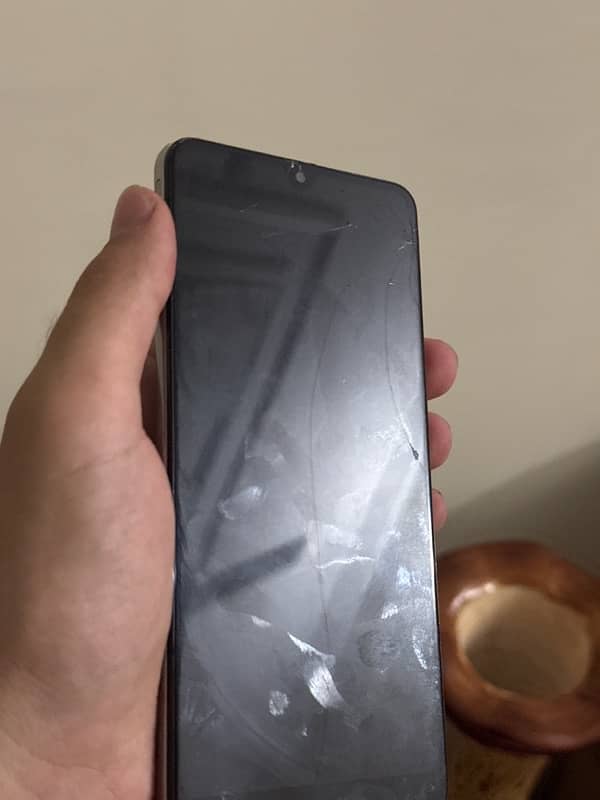 Samsung A32 for sale only screen broken 2