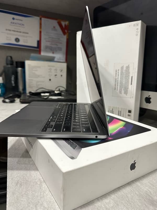 macbook pro m1 2020 4