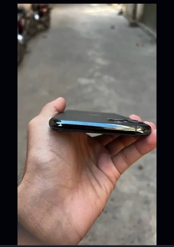 IPhone 11 Pro max 4