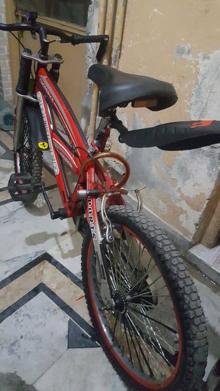 Fast speeder bicycle in good condition 4