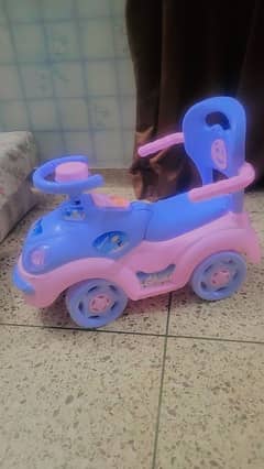 PINK CAR FOR 1-5 YEARS OLD KIDS CONDITION LIKE NEW