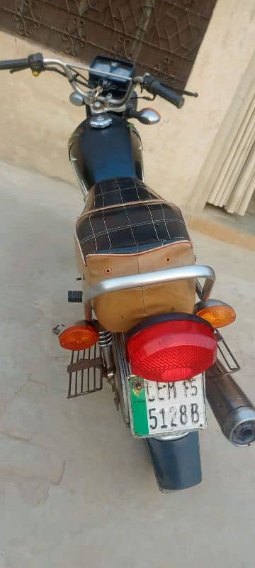 Honda 125 2015B Model total Gunine excellent condition03206932665 3