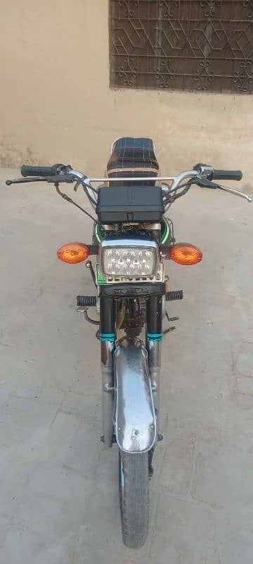 Honda 125 2015B Model total Gunine excellent condition03206932665 5