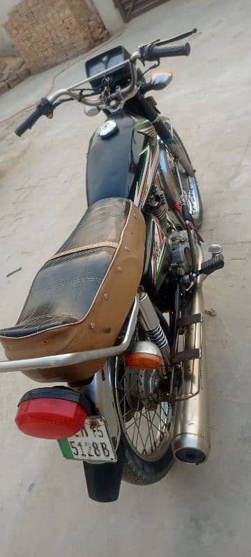 Honda 125 2015B Model total Gunine excellent condition03206932665 9