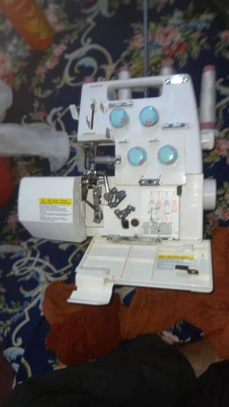 Toyota sl 1t overlock machine 3